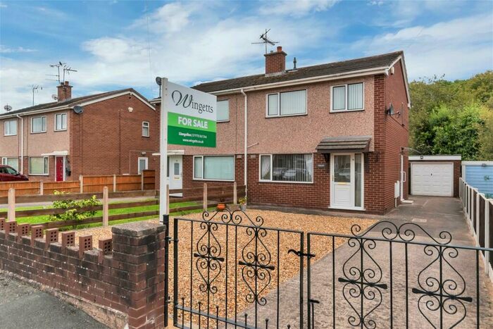 3 Bedroom Semi-Detached House For Sale In Ffordd Offa, Cefn Mawr, Wrexham, LL14