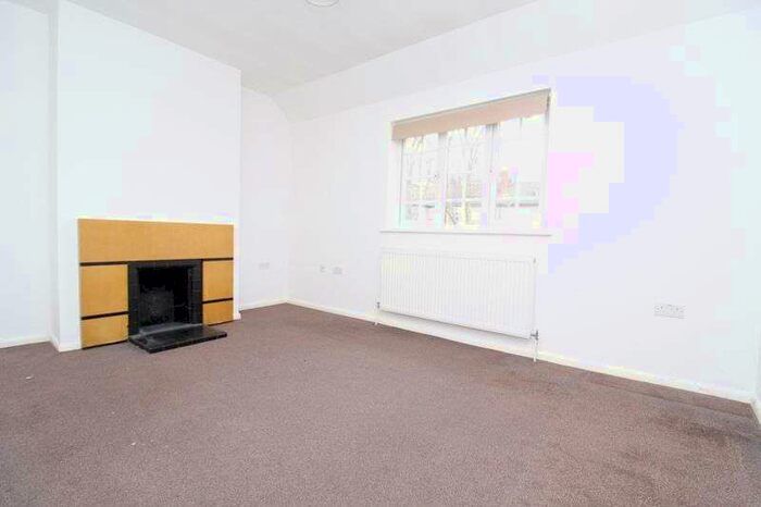 2 Bedroom Property To Rent In East End Road, Finchley, N3