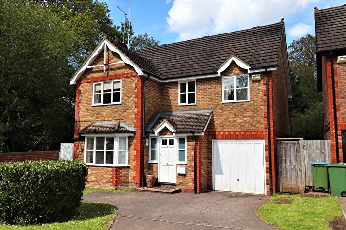 4 Bedroom Detached House To Rent In Weybridge, Surrey, KT13