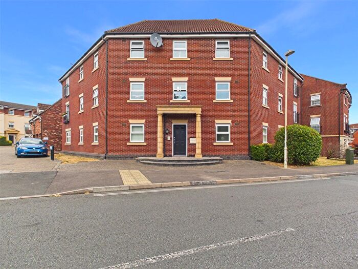 2 Bedroom Flat For Sale In Streamside, Tuffley, Gloucester, Gloucestershire, GL4