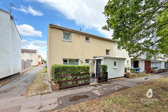 3 Bedroom End Of Terrace House For Sale In Appledore, Bracknelll, RG12