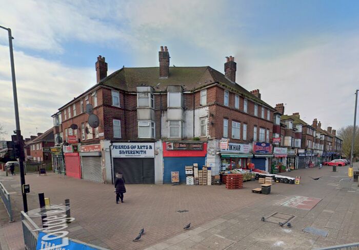 4 Bedroom Flat To Rent In Lodge Avenue, Dagenham, Essex, RM8