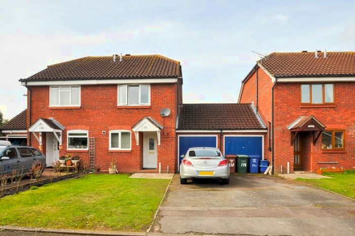 2 Bedroom Semi-Detached House To Rent In Roman Way, Bicester, Oxfordshire, OX26