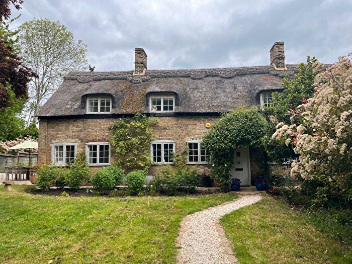 4 Bedroom Semi Detached House For Sale In High Street, Yelling, St Neots, PE19