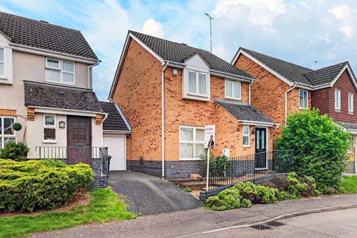 3 Bedroom Link Detached House For Sale In Barnwell Close, Thrapston, NN14
