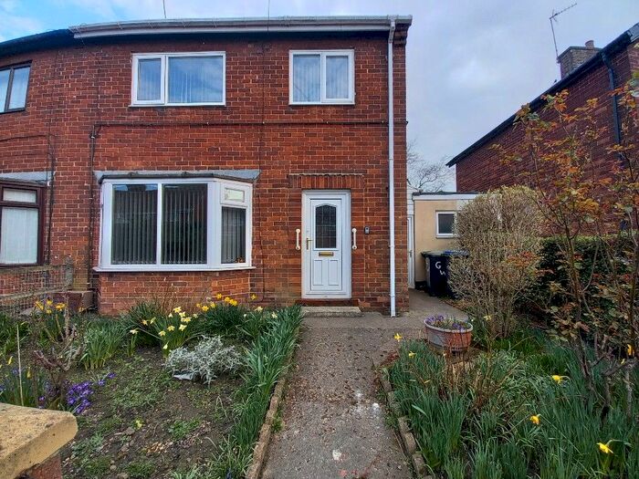 3 Bedroom Semi-Detached House To Rent In Passfield Square, Thornley, Durham, DH6