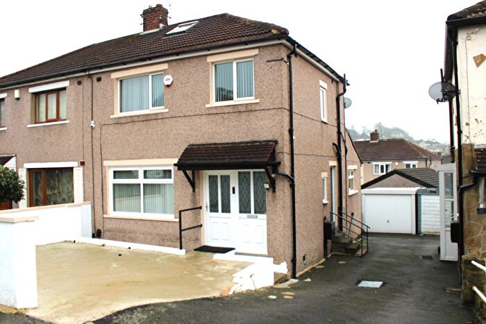 4 Bedroom Semi Detached House To Rent In Grove House Crescent, Bradford, BD2