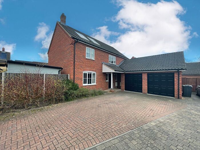 4 Bedroom Property To Rent In Pond Way, Wymondham, NR18