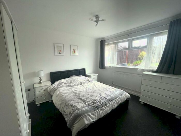 Garage / Parking To Rent In Caburn Heights, Crawley, West Sussex, RH11