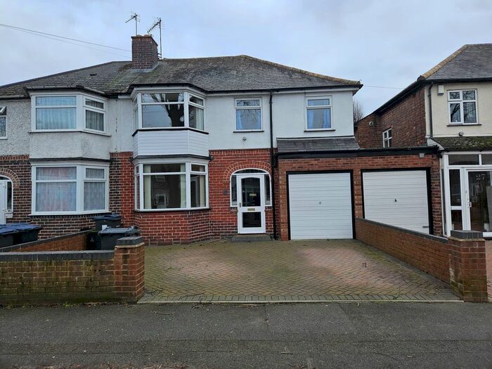 4 Bedroom Semi-Detached House To Rent In Ivyfield Road, Birmingham, B23