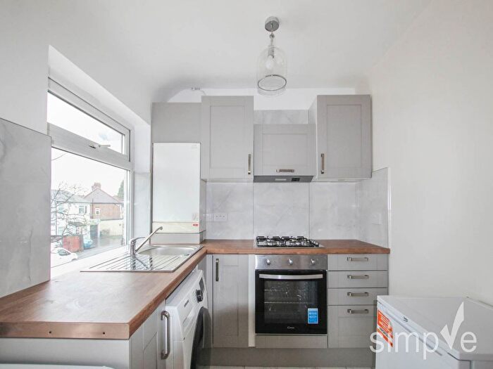 1 Bedroom Flat To Rent In Bourne Avenue, Hayes, Middlesex, UB3