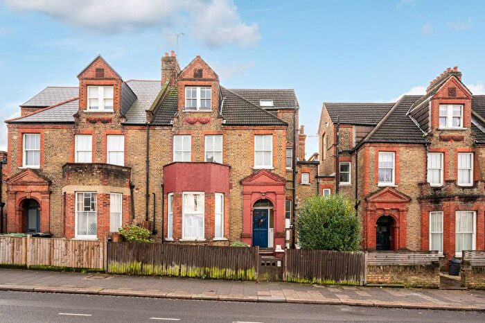 1 Bedroom Flat For Sale In Sternhold Avenue, , Streatham Hill, London, SW2