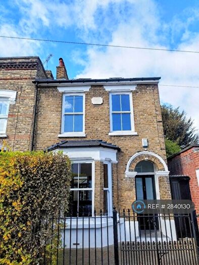 4 Bedroom End Of Terrace House To Rent In Latimer Road, London, E7