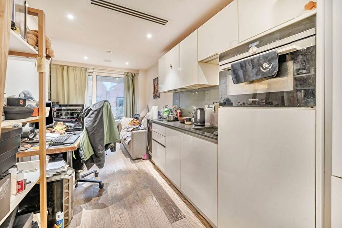 1 Bedroom Flat To Rent In Westbourne Apartments, Fulham, London, SW6