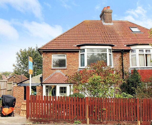 3 Bedroom Semi-Detached House For Sale In South Way, Lewes, BN7