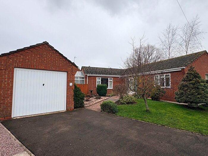 2 Bedroom Detached Bungalow For Sale In Glen Avenue, Pinchbeck, PE11