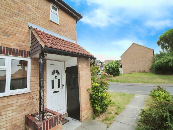 1 Bedroom Semi-Detached House To Rent In Emily Road, Chatham, Kent, ME5