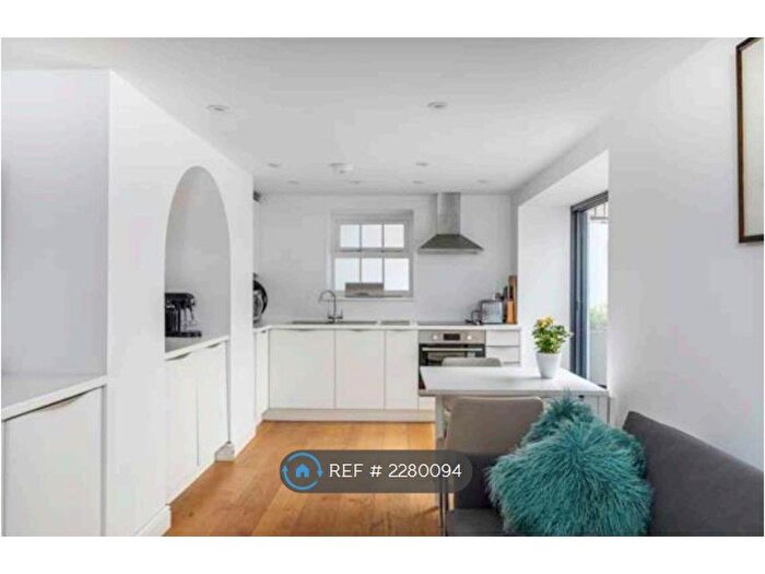 1 Bedroom Flat To Rent In St Cross Road, Winchester, SO23