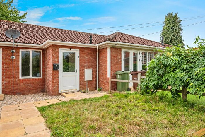 2 Bedroom Detached Bungalow For Sale In Chestnut Drive, Buxton, Norwich, NR10