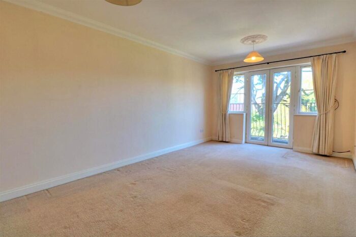 2 Bedroom Flat To Rent In Archers Road, Banister Park, Southampton, SO15