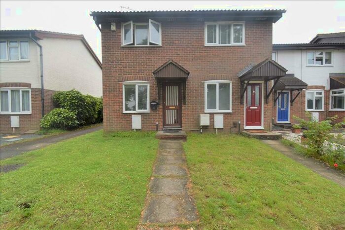 1 Bedroom House To Rent In St Lukes Close, Swanley, BR8