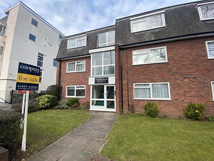 1 Bedroom Flat For Sale In Pembroke Road, Ruislip, HA4