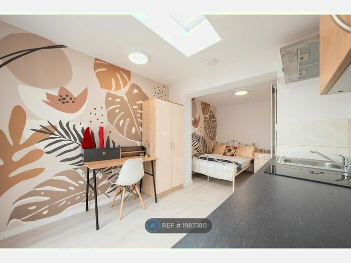 Studio To Rent In Kings Hedges Road, Cambridge, CB4