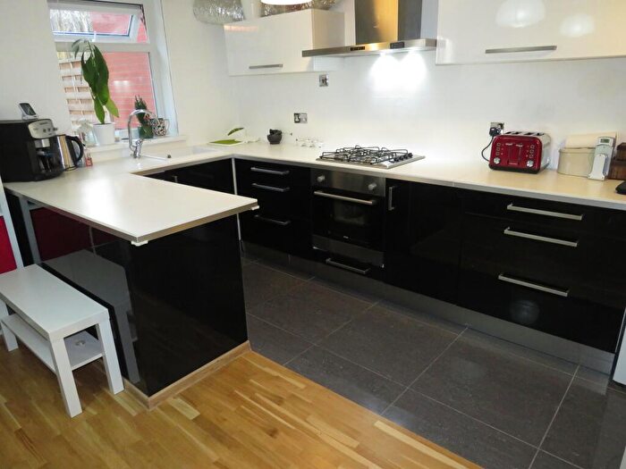 2 Bedroom House To Rent In Rillbank Lane, Leeds, LS3