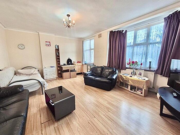 2 Bedroom Apartment To Rent In St. Margarets Road, Edgware, HA8