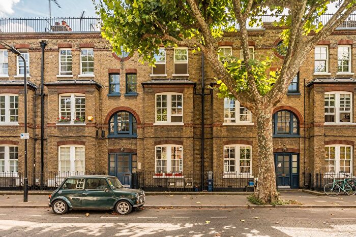 2 Bedroom Flat For Sale In Haberdasher Street, Hoxton, London, N1