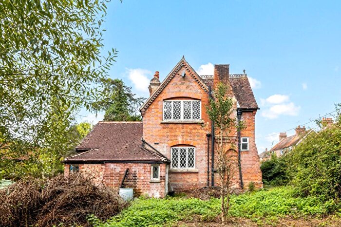 3 Bedroom Detached House For Sale In Guildford Road, Clemsfold, RH12