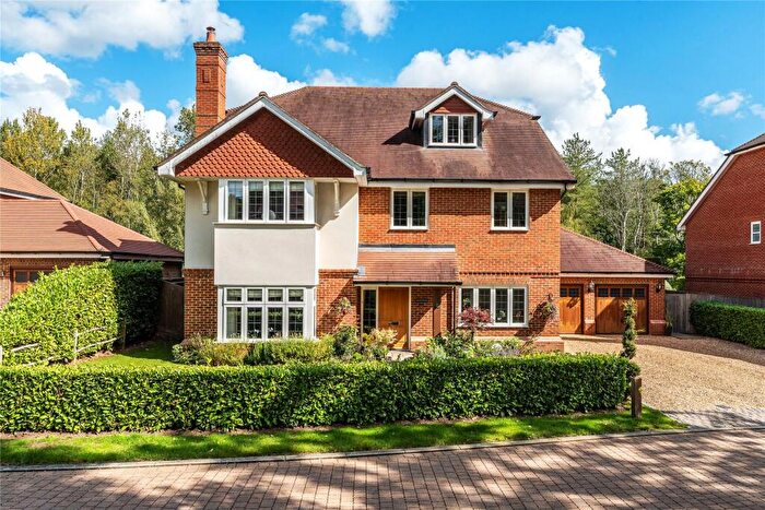 6 Bedroom Detached House For Sale In Fern Mead, Cranleigh, Surrey, GU6