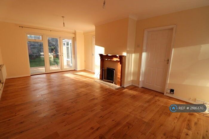 4 Bedroom Detached House To Rent In Llewellyn Close, Chelmsford, CM1