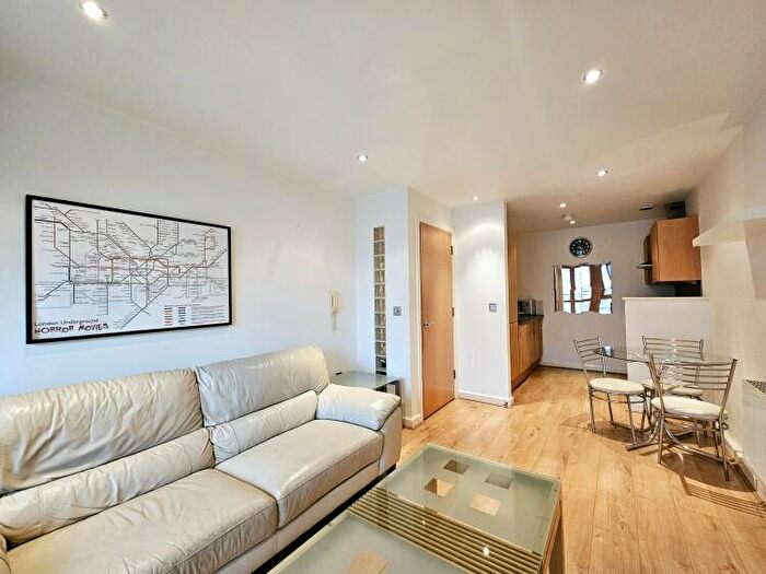 1 Bedroom Apartment To Rent In St James Quay Bowman Lane Leeds, LS10