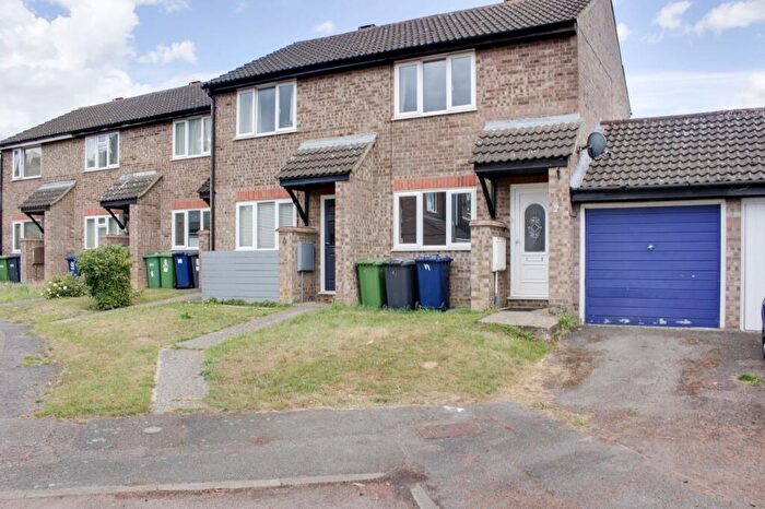 2 Bedroom End Of Terrace House To Rent In Raleigh Close, Eaton Socon, PE19