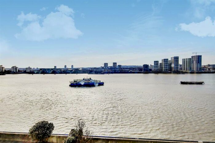 3 Bedroom Apartment To Rent In The Reflection, North Woolwich, E16