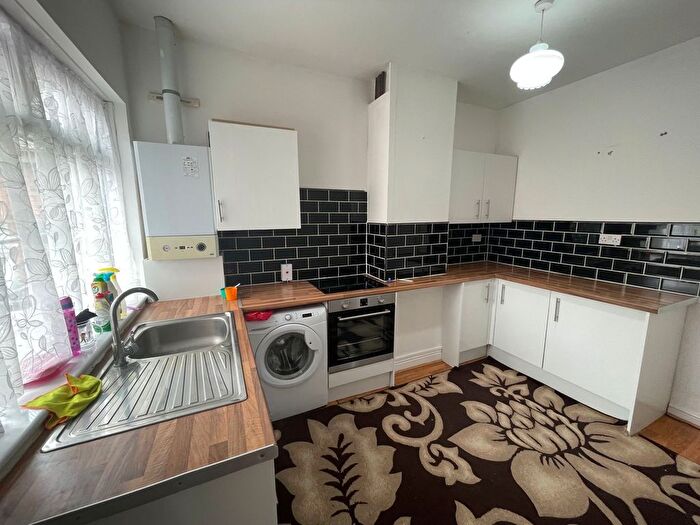 2 Bedroom Flat To Rent In Richmond Road, Sheffield, S13