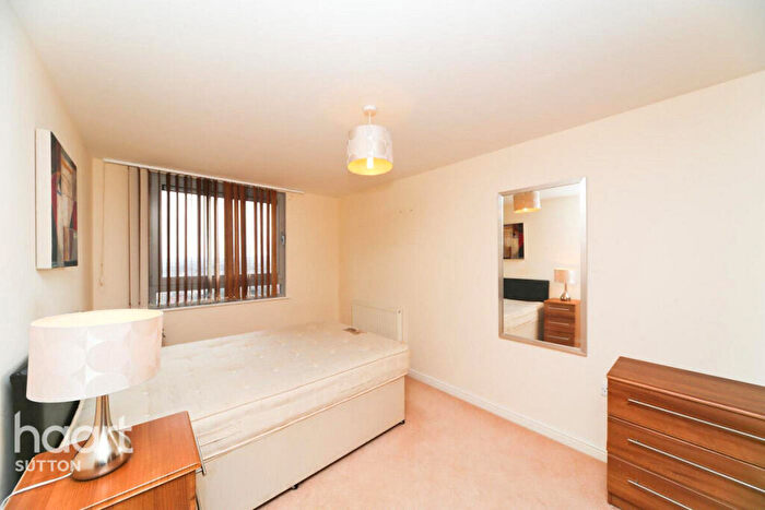 2 Bedroom Apartment For Sale In Aspects Throwley Way, Sutton, SM1