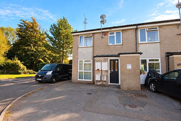 2 Bedroom Apartment To Rent In Chawton Park Road, Alton, Hampshire, GU34