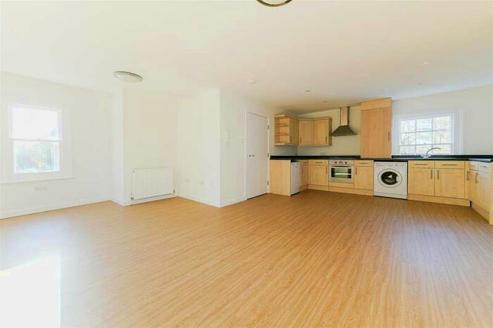 2 Bedroom Apartment To Rent In High Street, Banstead, SM7