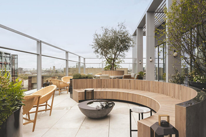 Flat To Rent In Bloom East, Nine Elms Ln, Nine Elms, London, SW11