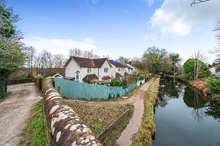 3 Bedroom Detached House For Sale In St. Johns Road, Woking, Surrey, GU21