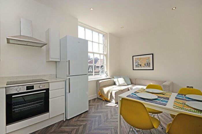 3 Bedroom Flat To Rent In Rockingham Lane, Sheffield, South Yorkshire, S1