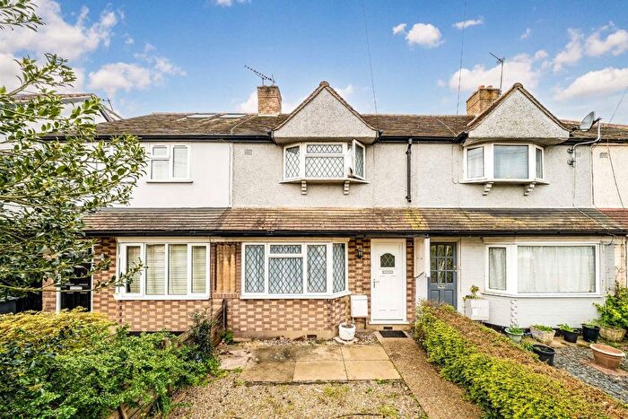 2 Bedroom Property For Sale In Hampton Lane, Hanworth, TW13