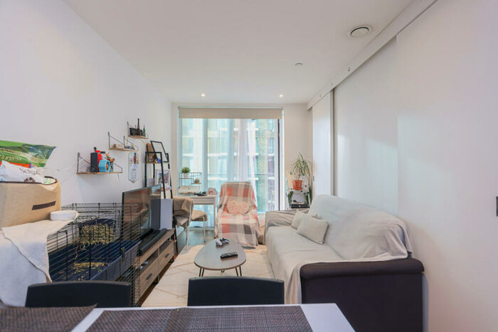 Studio For Sale In Victory Parade, Woolwich, SE18