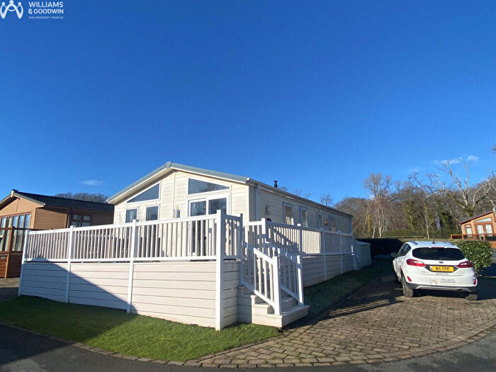 3 Bedroom Lodge For Sale In Plas Coch, Llanfairpwllgwyngyll, Anglesey, LL61
