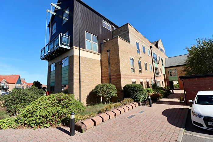 1 Bedroom Flat For Sale In Marine Point Apartments, Marine Approach, Burton Waters, LN1
