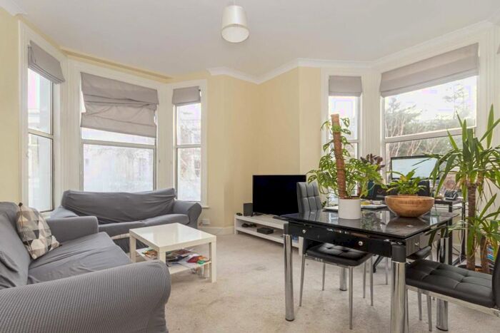 2 Bedroom Flat To Rent In Alfred Road, London, W3