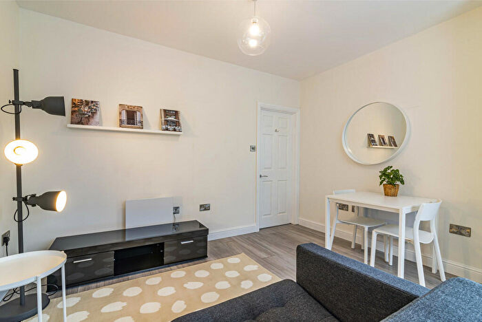 1 Bedroom Apartment To Rent In Milner Road, Nottingham, NG5