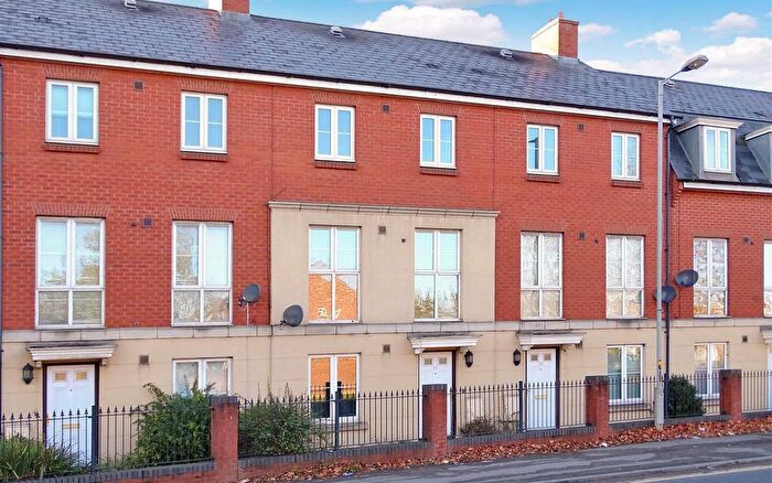 4 Bedroom Town House For Sale In Beanacre Road, Melksham, SN12